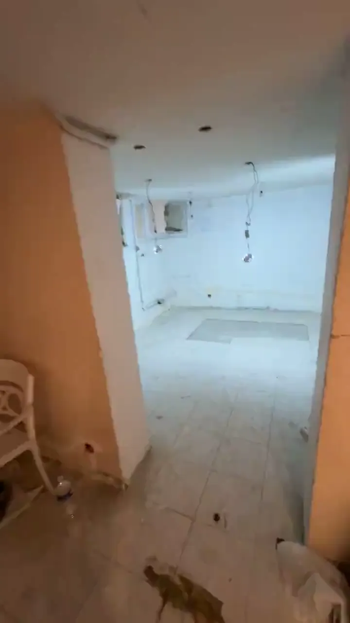 Pièce en sous-sol avant rénovation